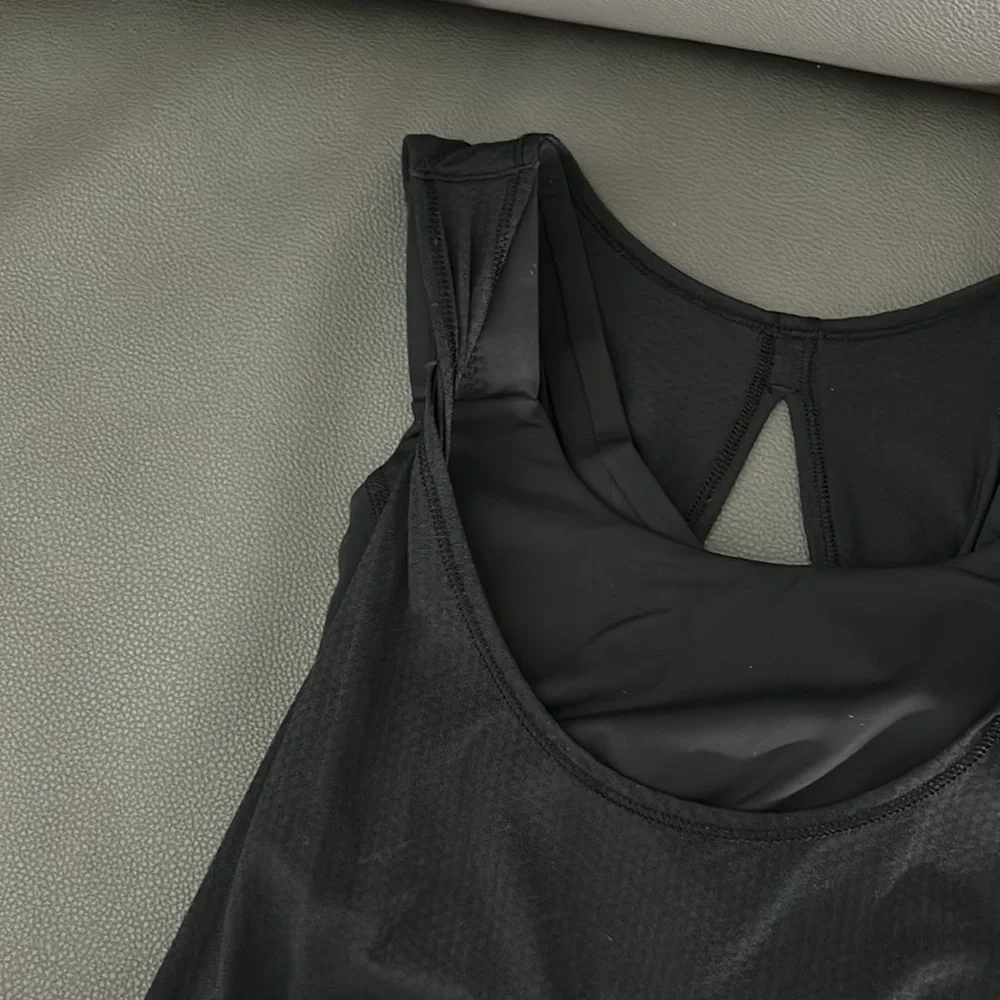 Lululemon strappy tank black size 2 light weight tank. NWOT - Picture 4 of 4